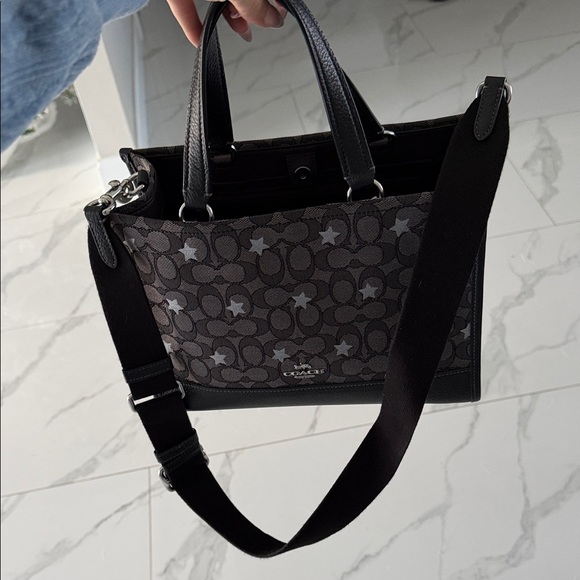 Coach Dempsey Carryall in Signature Jacquard with Star embroidery - Picture 3 of 4